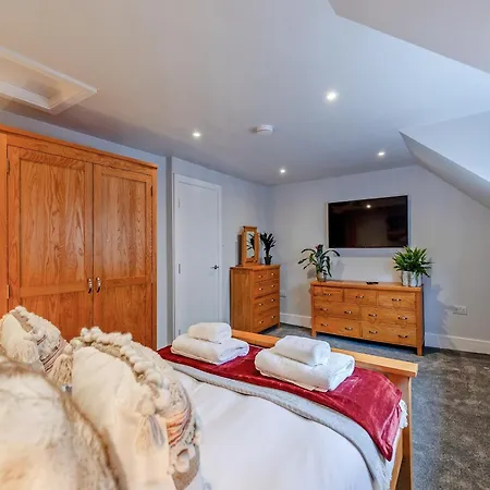 Nest Holiday Home Уитби Экстерьер фото