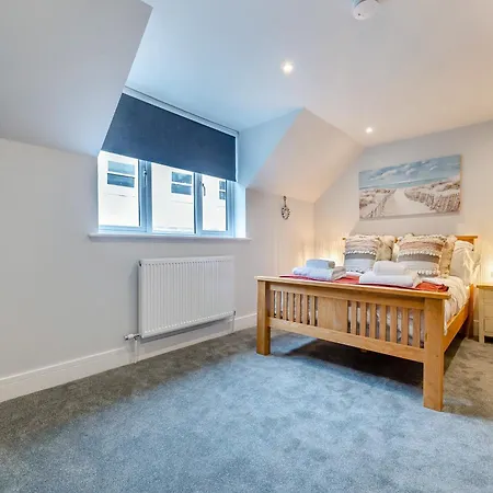 Nest Holiday Home Уитби Экстерьер фото